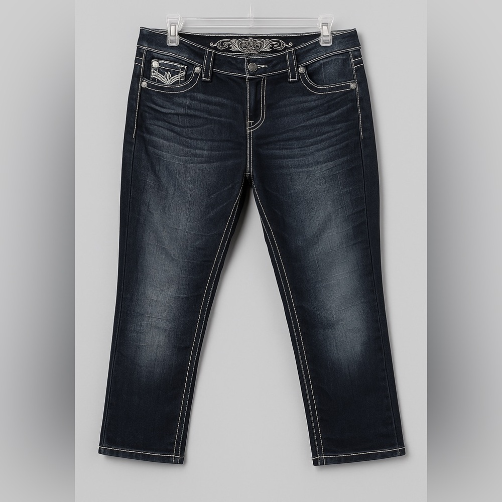 MAURICES
DENIM CAPRI
SIZE 15/16